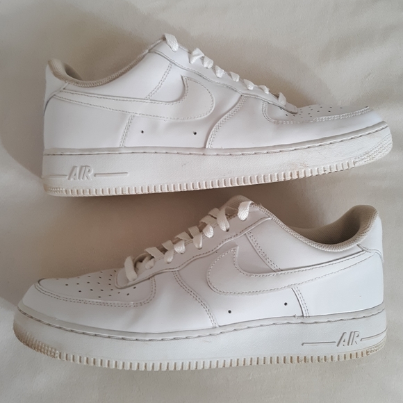 Mens Nike Air Force 1 Triple White Size 11 Mens Nike Air Force 1 Triple White Size 11